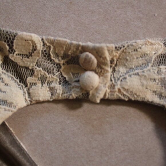 A'REVE LACE SHORTS ROMPER - Picture 4 of 6